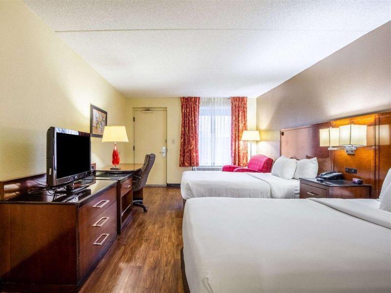 Econo Lodge Naval Station Norfolk Eksteriør billede