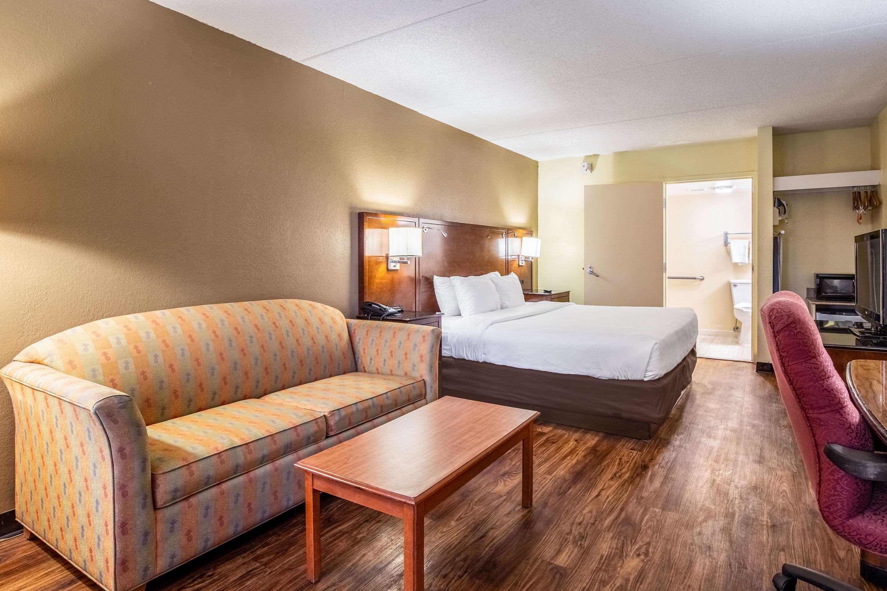 Econo Lodge Naval Station Norfolk Eksteriør billede