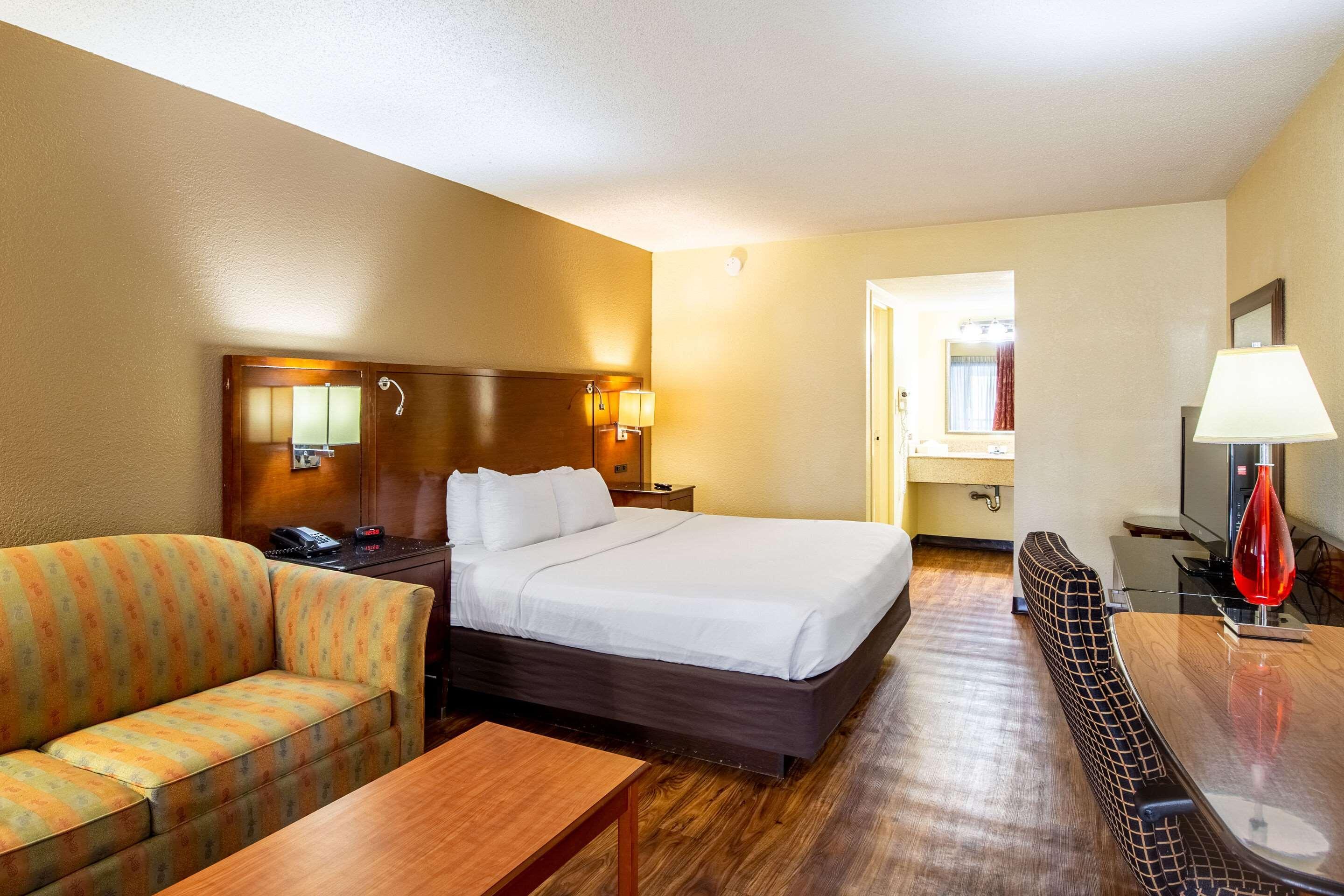 Econo Lodge Naval Station Norfolk Eksteriør billede