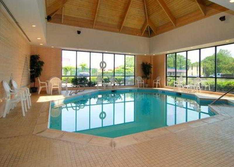 Econo Lodge Naval Station Norfolk Eksteriør billede