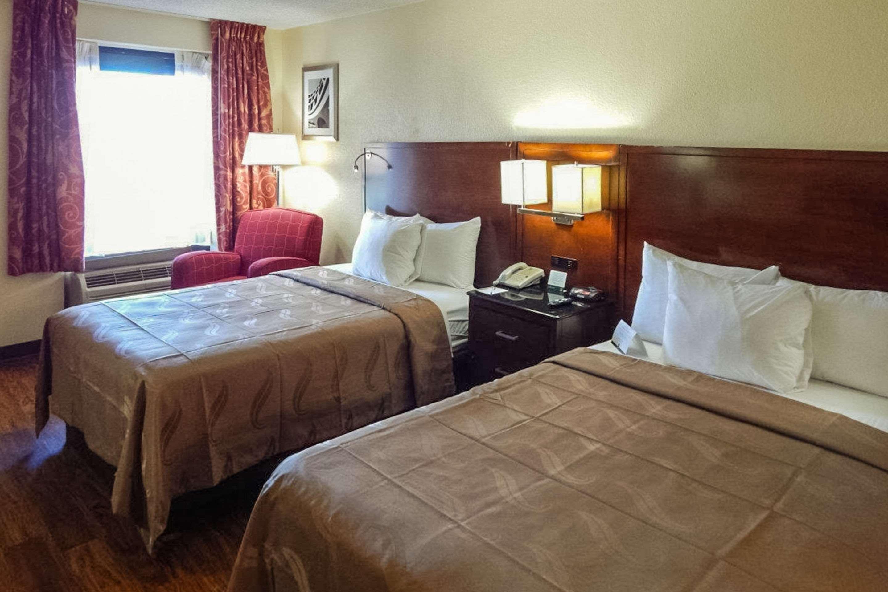 Econo Lodge Naval Station Norfolk Eksteriør billede