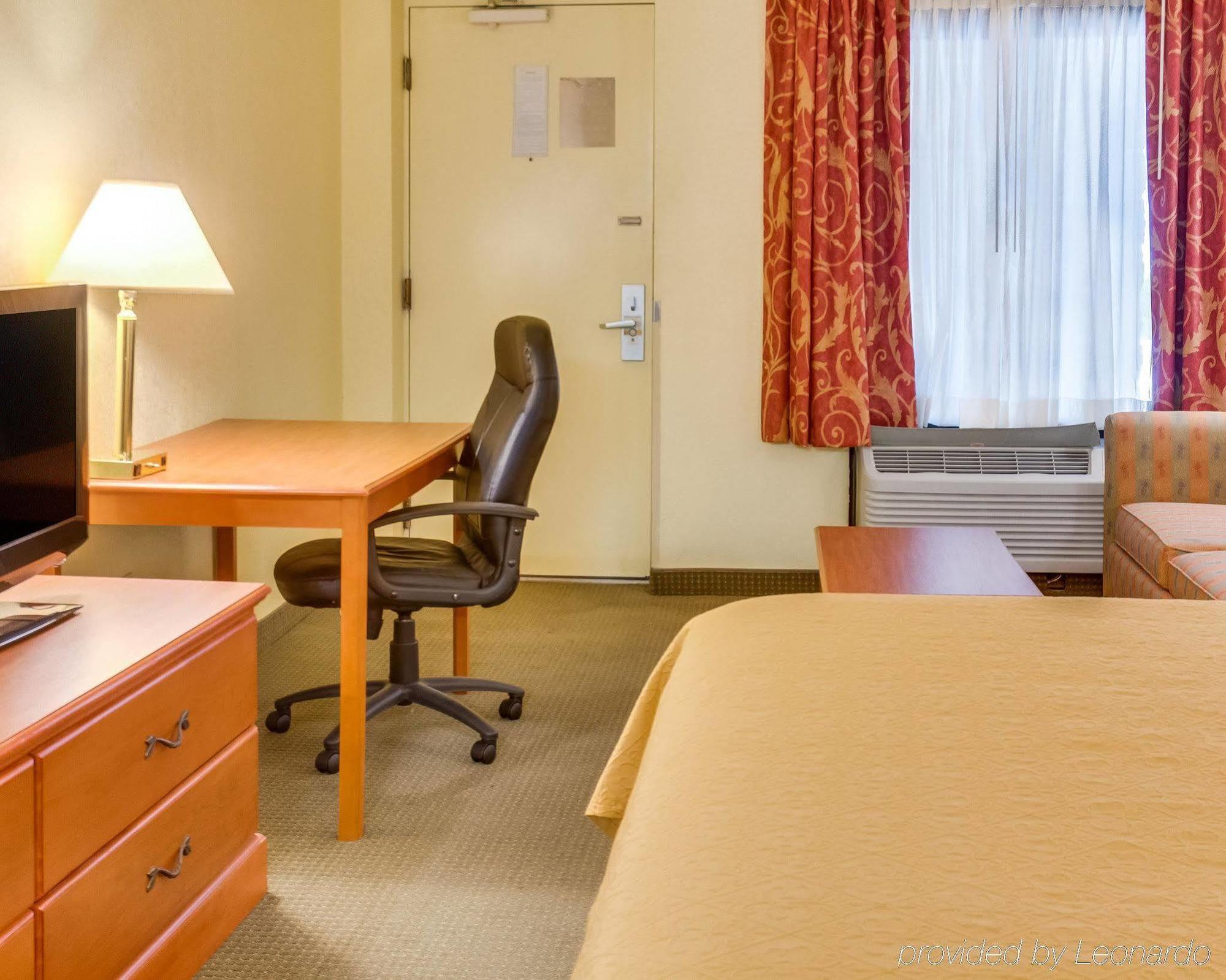 Econo Lodge Naval Station Norfolk Eksteriør billede