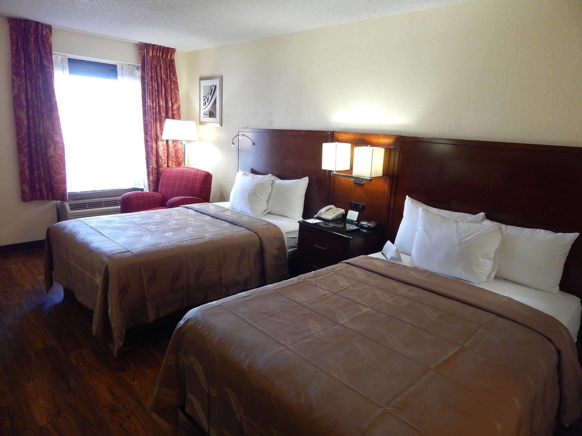 Econo Lodge Naval Station Norfolk Eksteriør billede